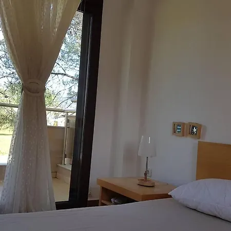度假居 Lightfull & Relaxing Maison, 200 Steps From Paradise Karidi Beach *