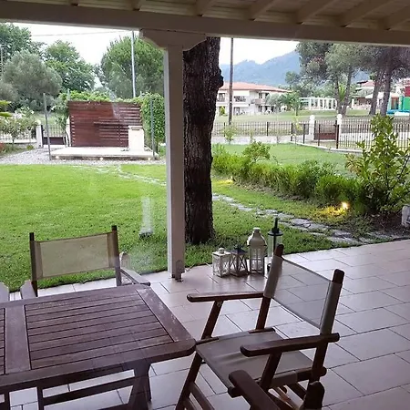 Lightfull & Relaxing Maison, 200 Steps From Paradise Karidi Beach 度假居