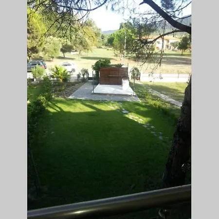 度假居 Lightfull & Relaxing Maison, 200 Steps From Paradise Karidi Beach *